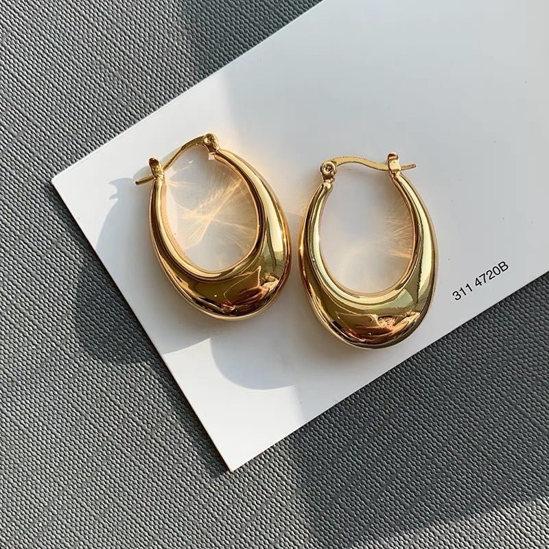 U-shaped Teardrop Earrings With Au750 Coloured Gold Studs