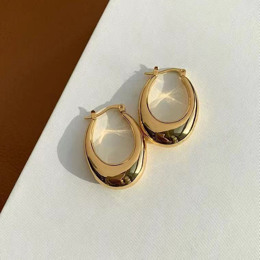 U-shaped Teardrop Earrings With Au750 Coloured Gold Studs